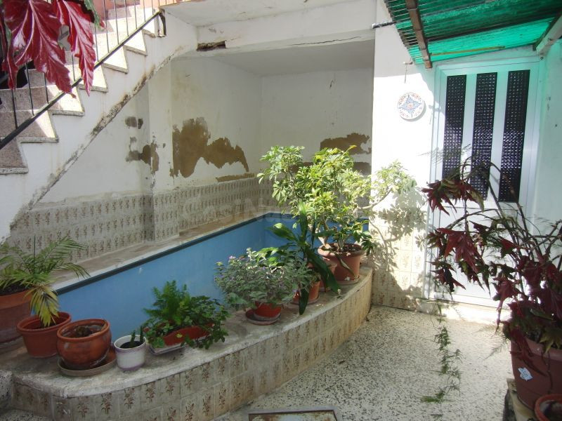 CASA DE PUEBLO MUY BIEN UBICADA