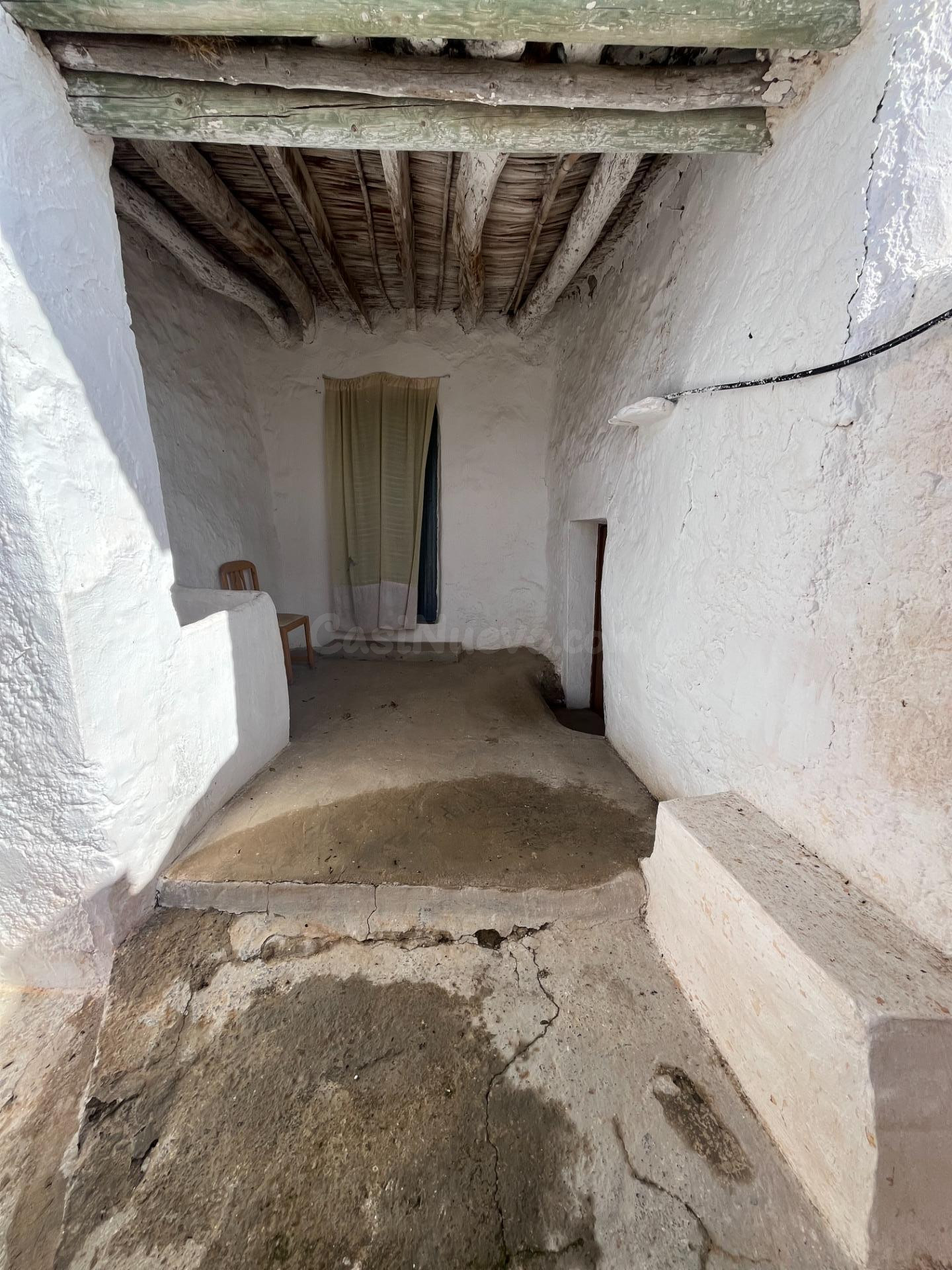 CORTIJO ECONOMICO PARA REFORMAR CON PARCELA PROXIMA.