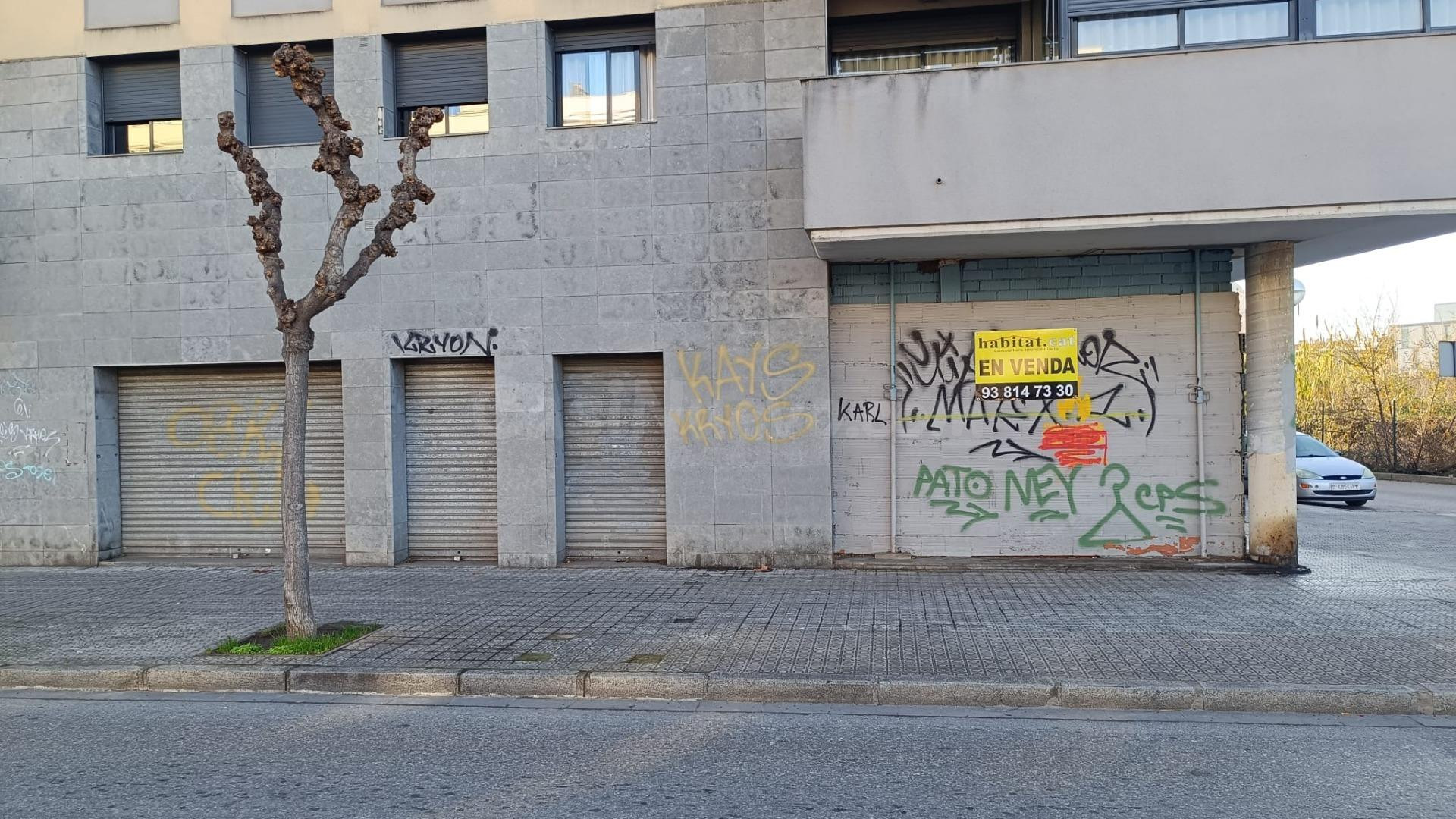LOCAL COMERCIAL ESQUINERO EN RONDA IBÉRICA - VILANOVA I LA GELTRÚ