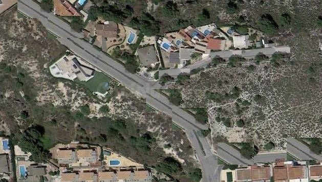PARCELA DE 1375 METROS URBANIZABLE EN LOMA BADÁ DE PETRER