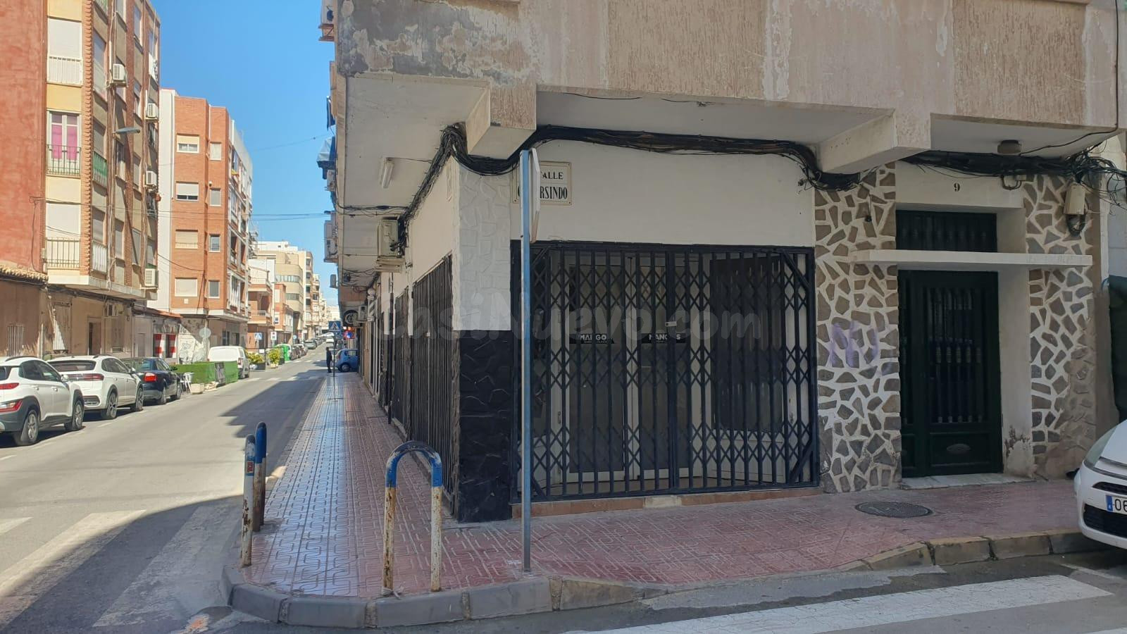LOCAL COMERCIAL CENTRO Y PASEO MARITIMO. PUB OSCAR