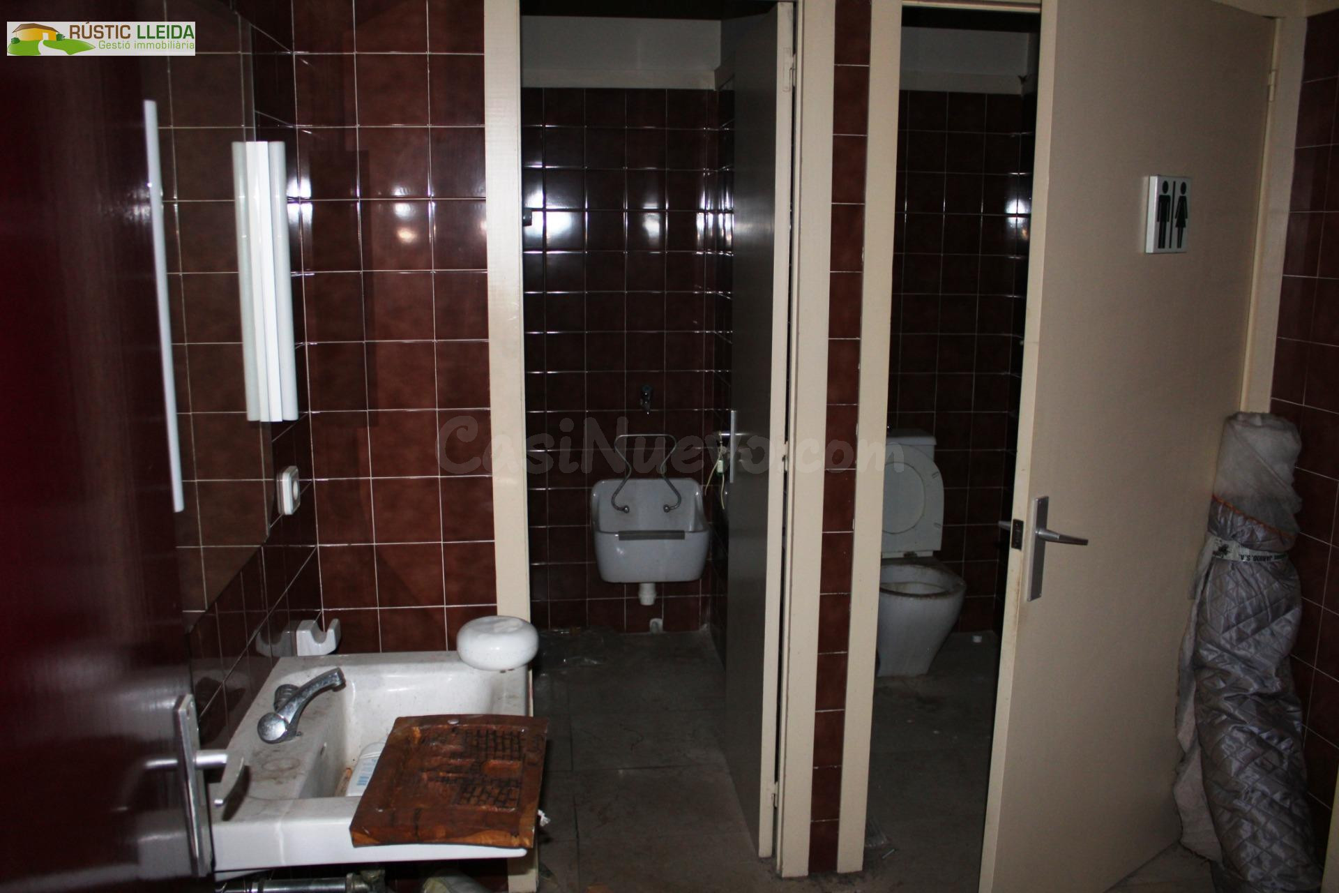 ¡Oportunidad en Tàrrega! Local comercial de 89 m2. - foto 5