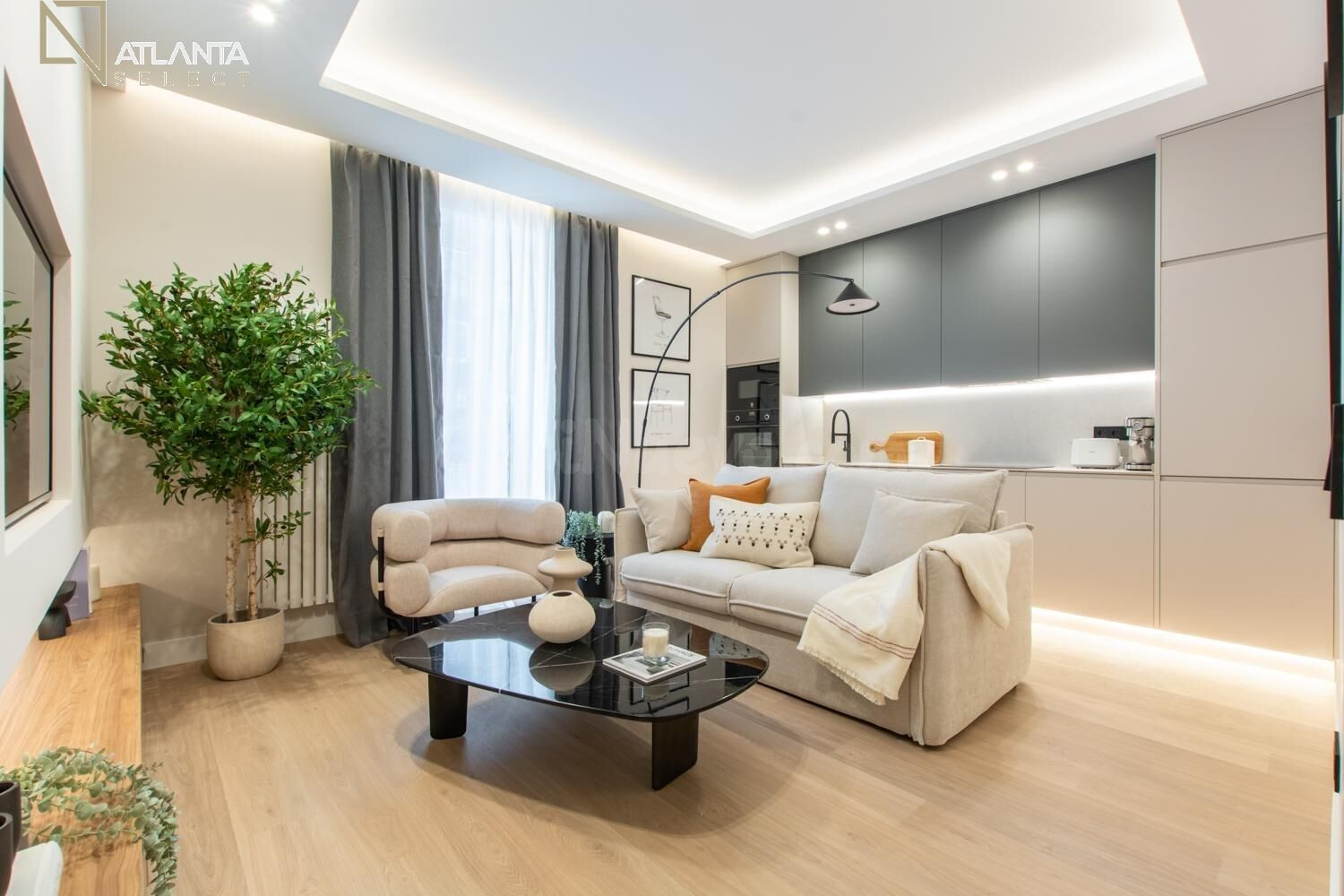 EXCLUSIVO INMUEBLE REFORMADO A NUEVO EN EL BARRIO DE UNIVERSIDAD-CENTRO