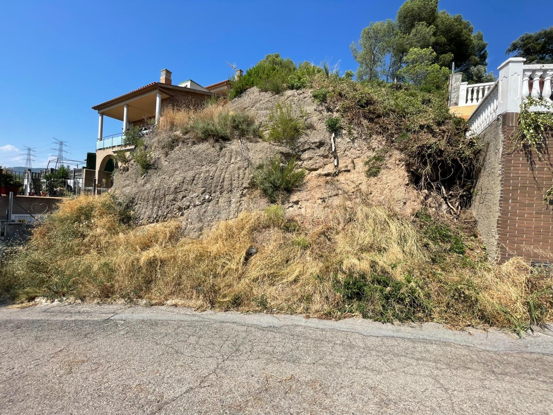 Terreno a la venta en Abrera zona Can Villalba - Barcelona de 532 m2 superficie parcela.