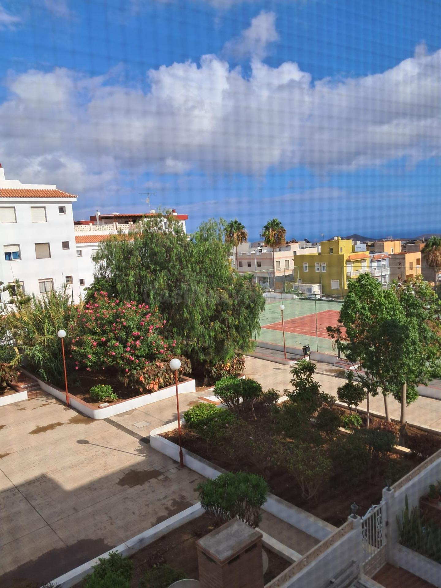 Parque La Reina.. Piso 3 habitaciones, 2 baños, balcon, garaje, trastero, solan