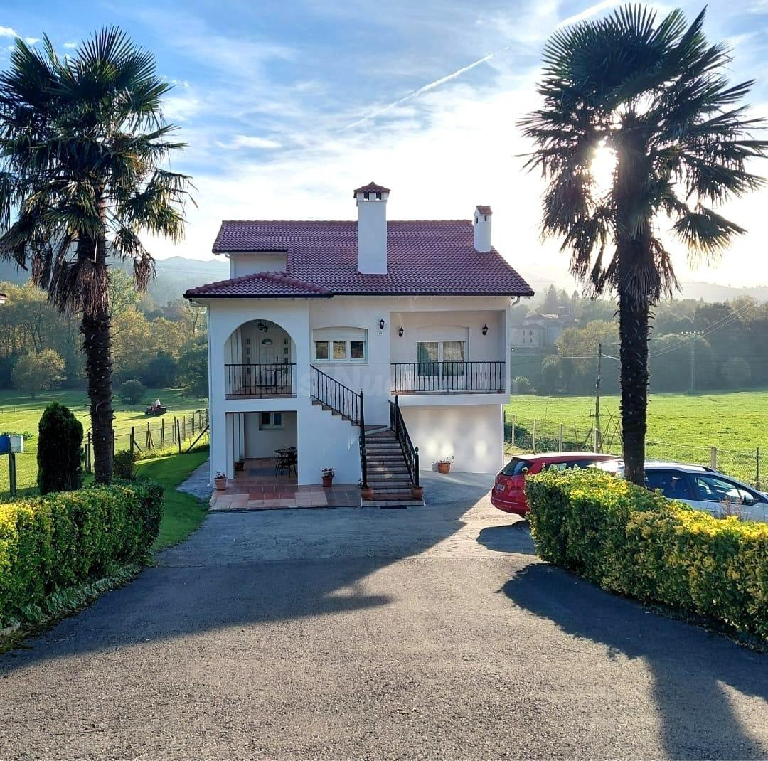CASA INDEPENDIENTE CON JARDÍN