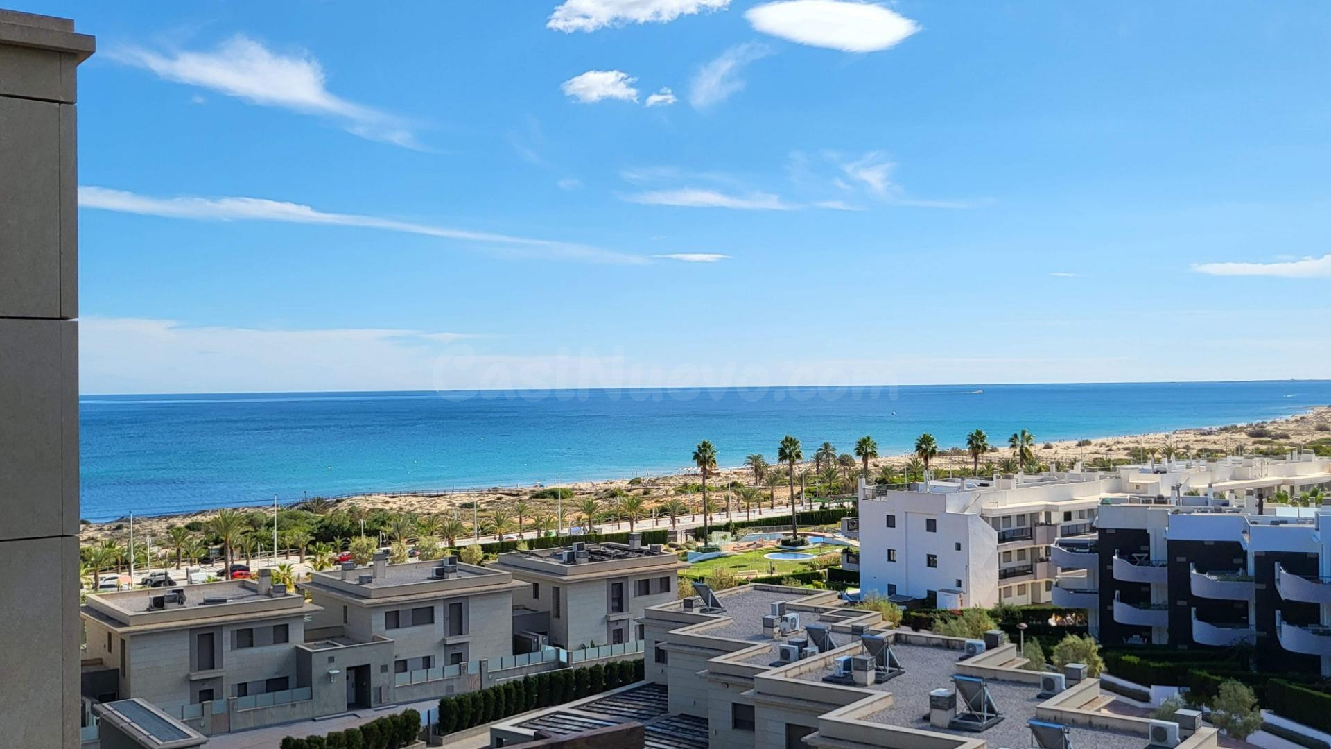 Apartamento 2 Dormitorios y 2 Baños gran terraza con vistas  1ª linea Piscina garajes y trastero