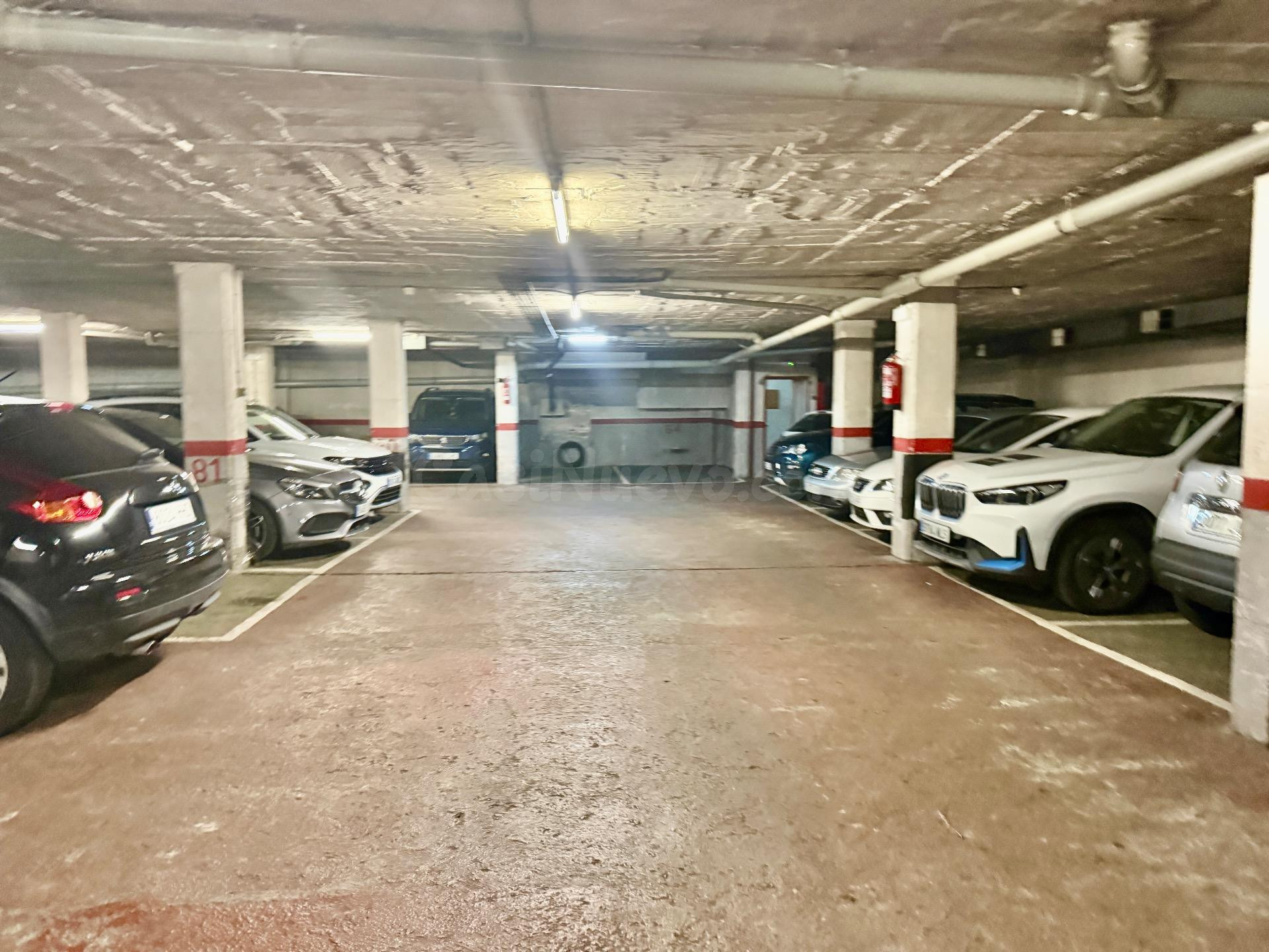 ¡Tu plaza de aparcamiento ideal en Sants, al alcance de una llamada!