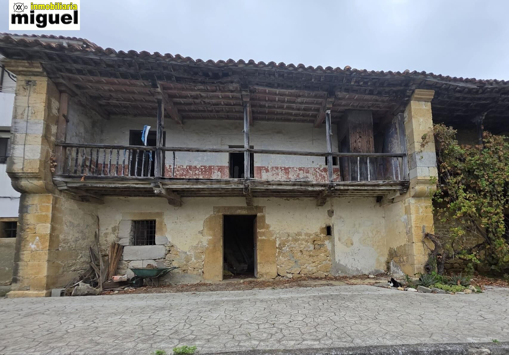 Se vende casa para reformar en Narganes, Peñamellera Baja