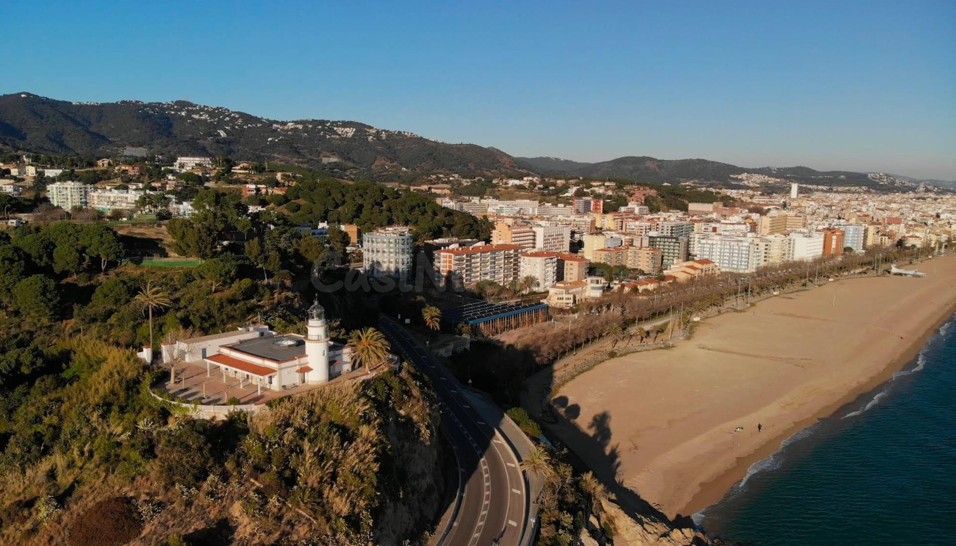 RESTAURANTE EN TRASPASO EN EL CENTRO DE CALELLA CON AMPLIA TERRAZA