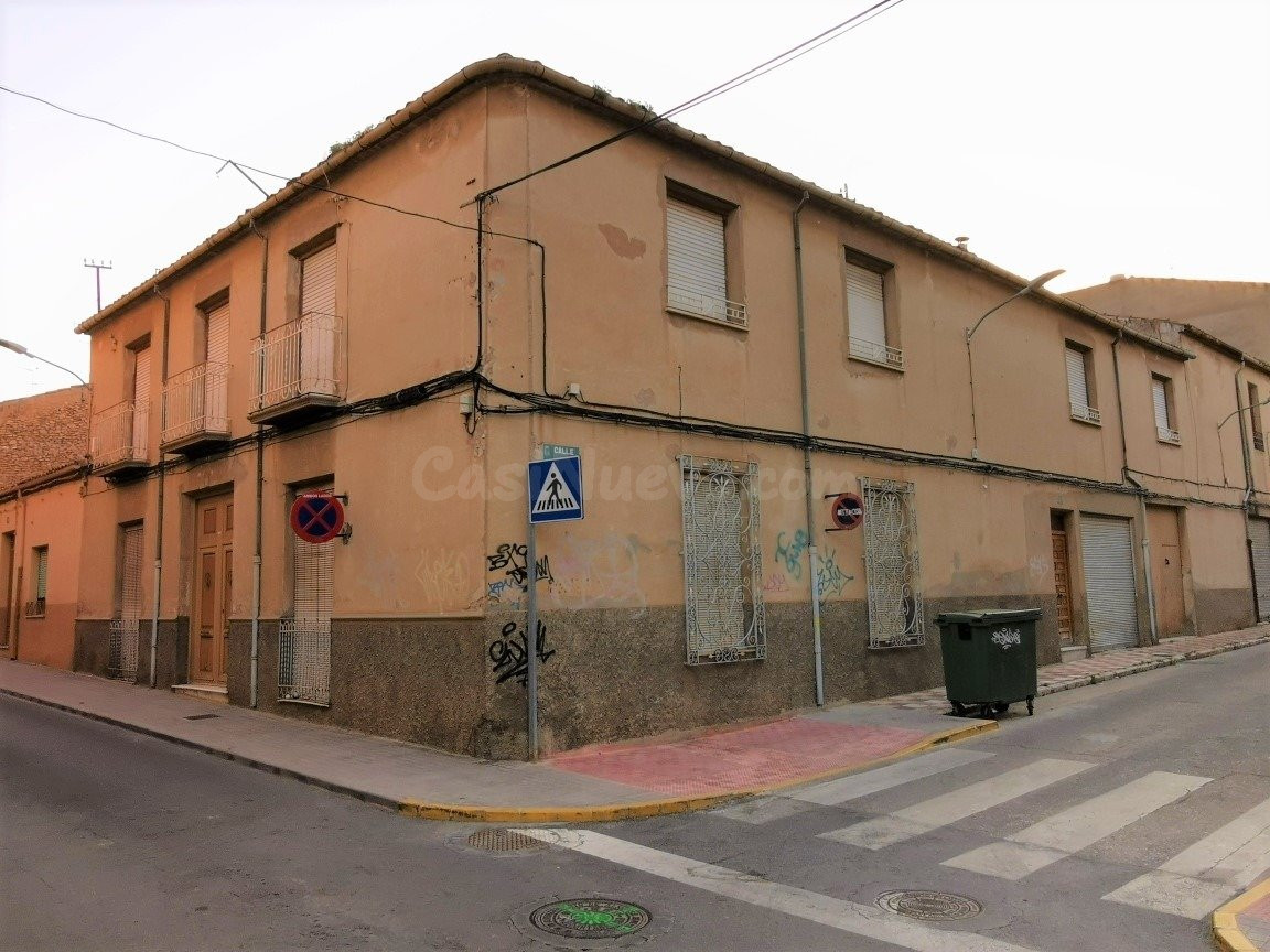 CASA PARA REFORAR CON EXCELENTES POSIBILIDADES