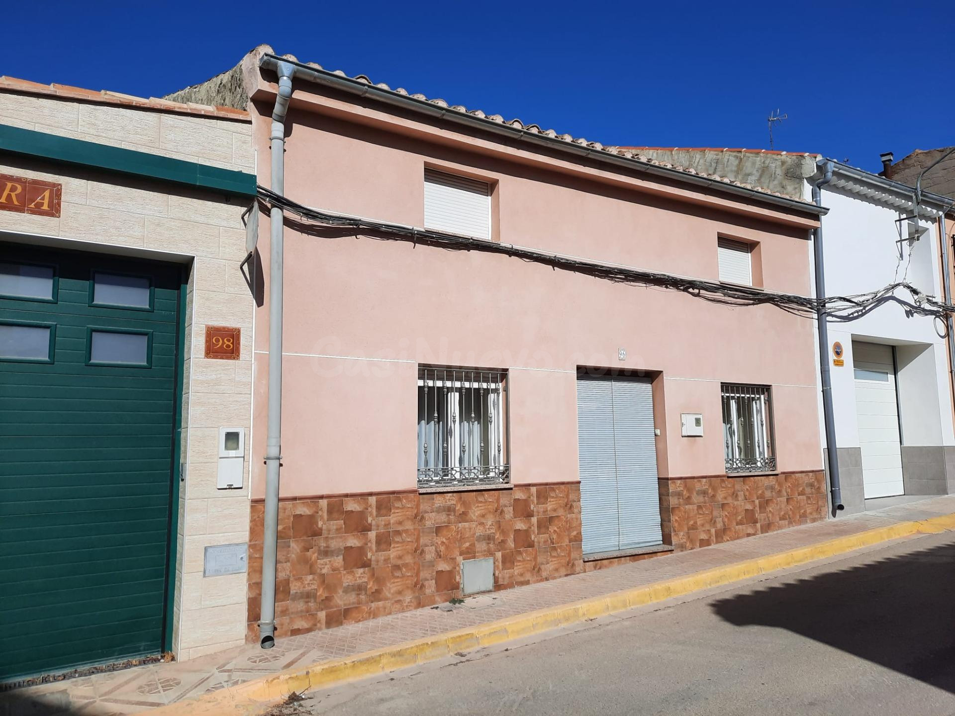 CASA REFORMADA EN MONTEALEGRE DEL CASTILLO