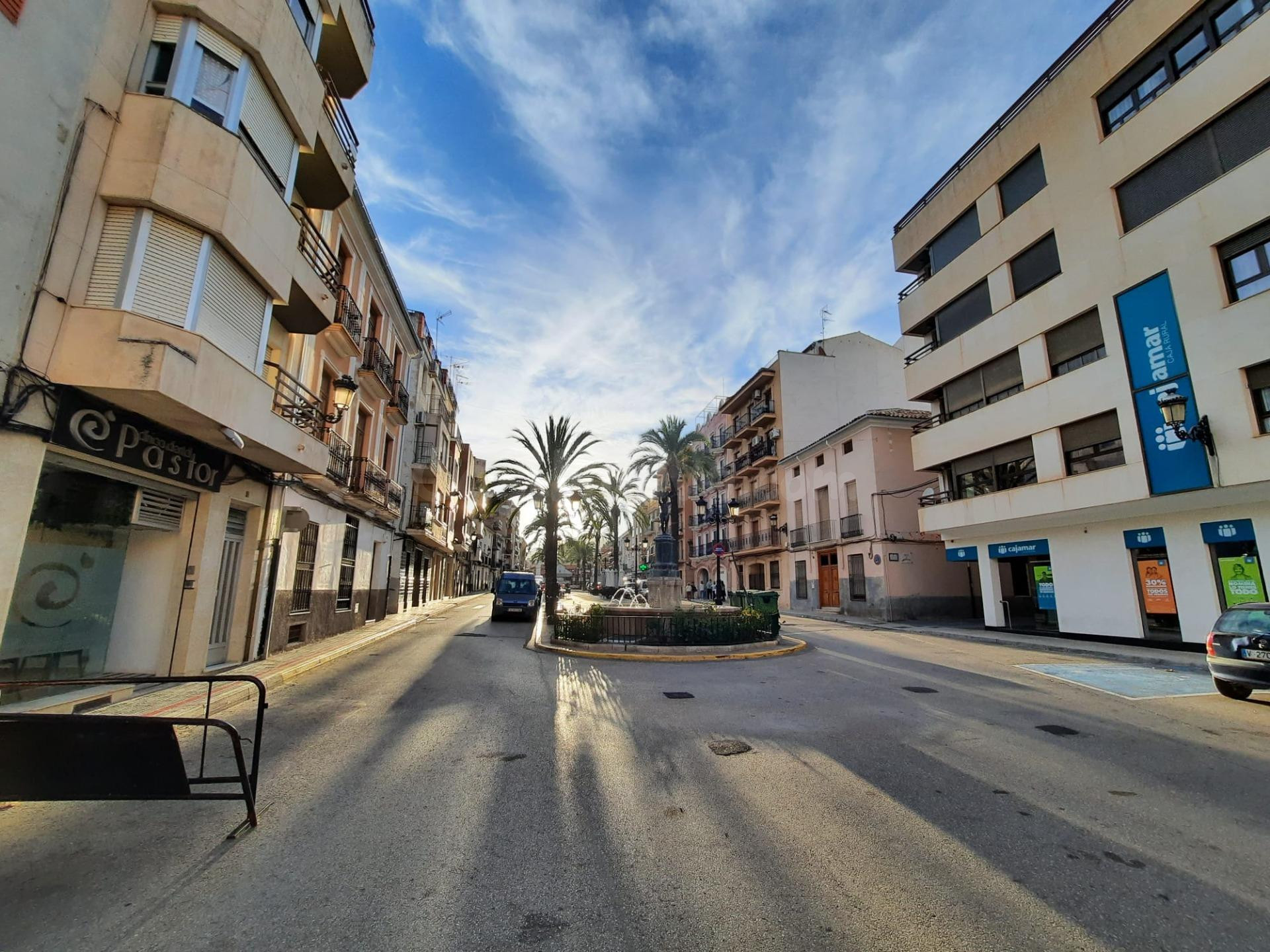 EXCELENTES POSIBILIDADES EN ZCNA CENTRO DE AYORA - foto 2