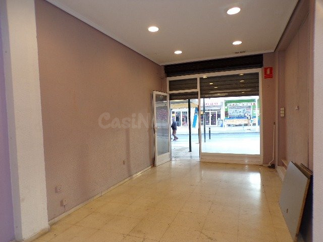 Reformado local comercial cerca de playa Levante y Centro de Benidorm