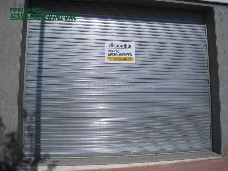 LOCAL COMERCIAL SITUAT A IGUALADA - ZONA: HOSPITAL