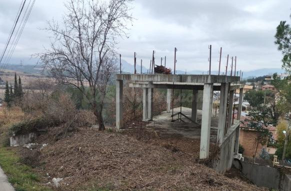 TERRENY AMB EDIFICACIÓ A MASQUEFA - CAN PARELLADA