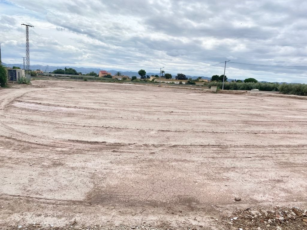 Estupenda Parcela a 1 km del Gato