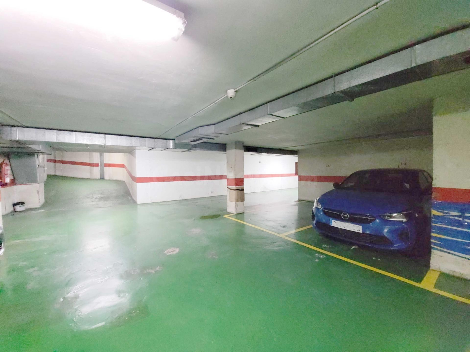 PLAZA DE GARAJE PARA COCHE EN VENTA EN CAROLINAS ALTAS