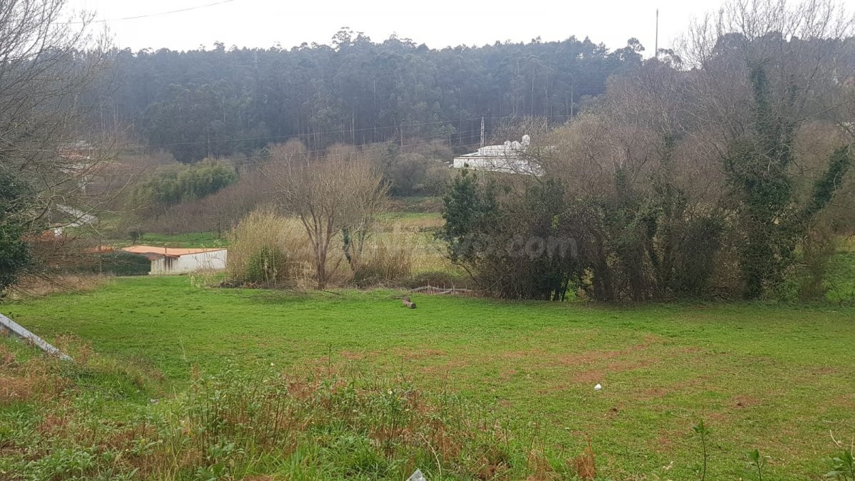 Terreno edificable próximo al centro de Boiro - foto 3