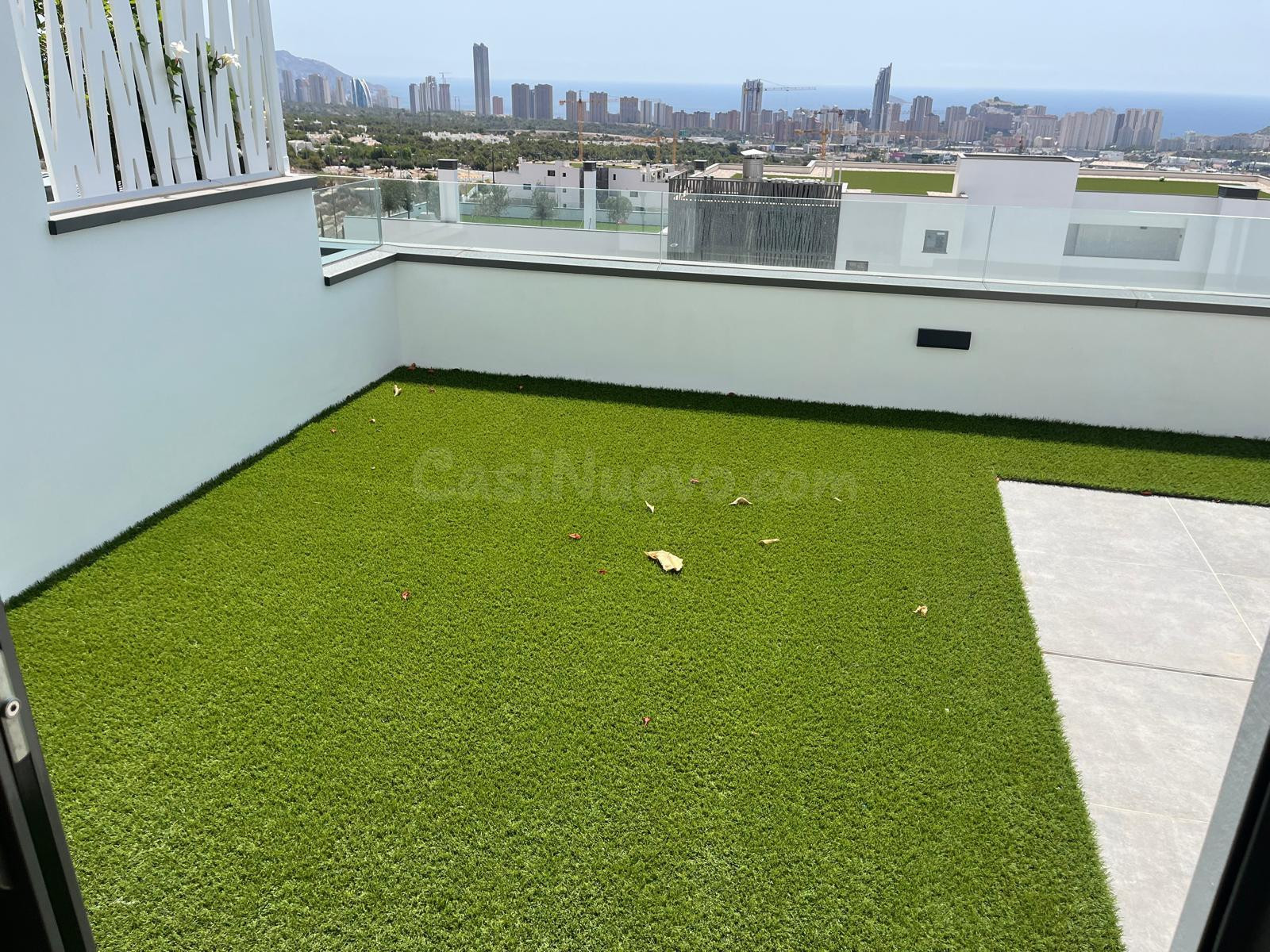 Se vende bonito apartamento 2 dormitorios y 2 baños y vistas al mar con garaje y trastero 608249911