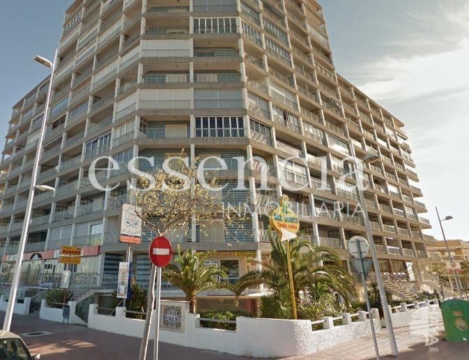 Local comercial en 1era. linea de Playa de Gandía