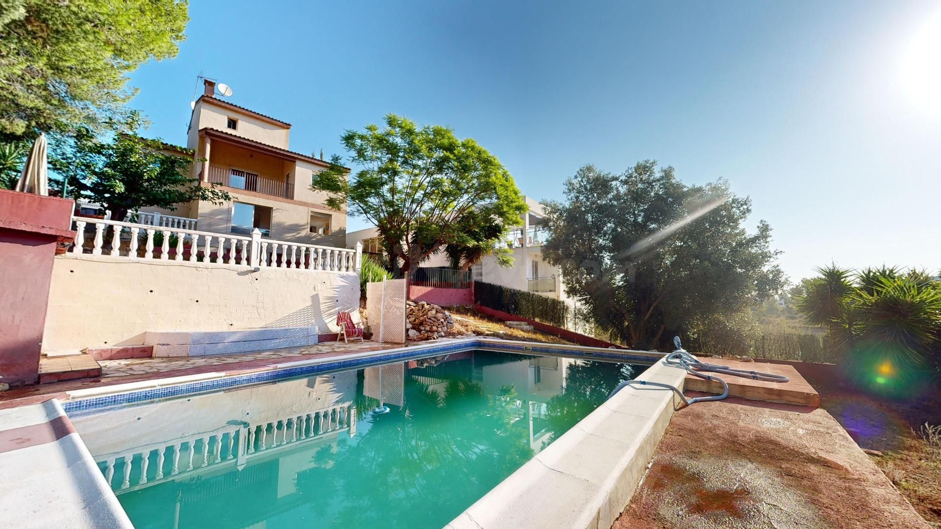 ESPECTACULAR CHALET EN SANTO DOMINGO CALICANTO