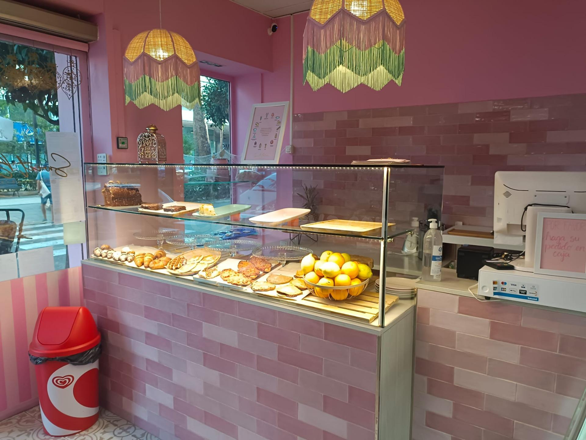 Ocasión única!!! Traspaso y alquiler cafeteria/pasteleria en Avd Al Vedat , Torrent