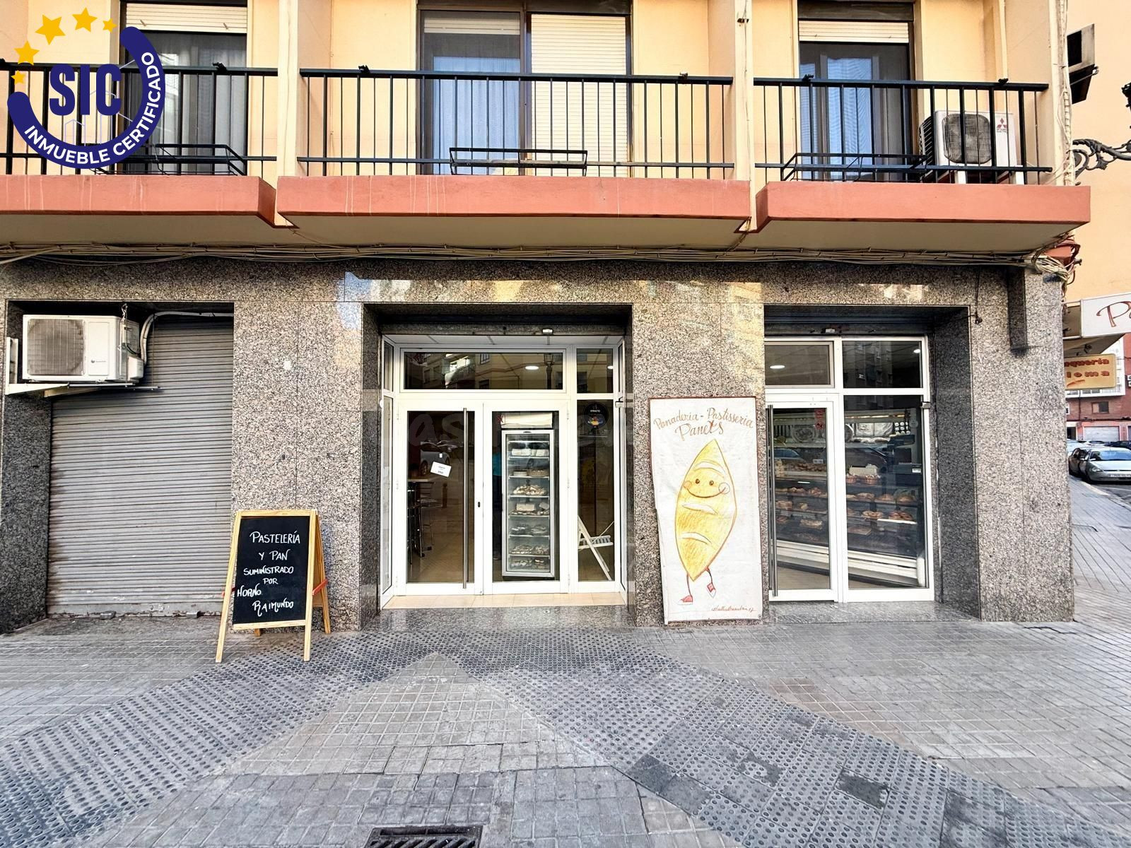 LOCAL COMERCIAL EN LA ZONA NOU MOLES