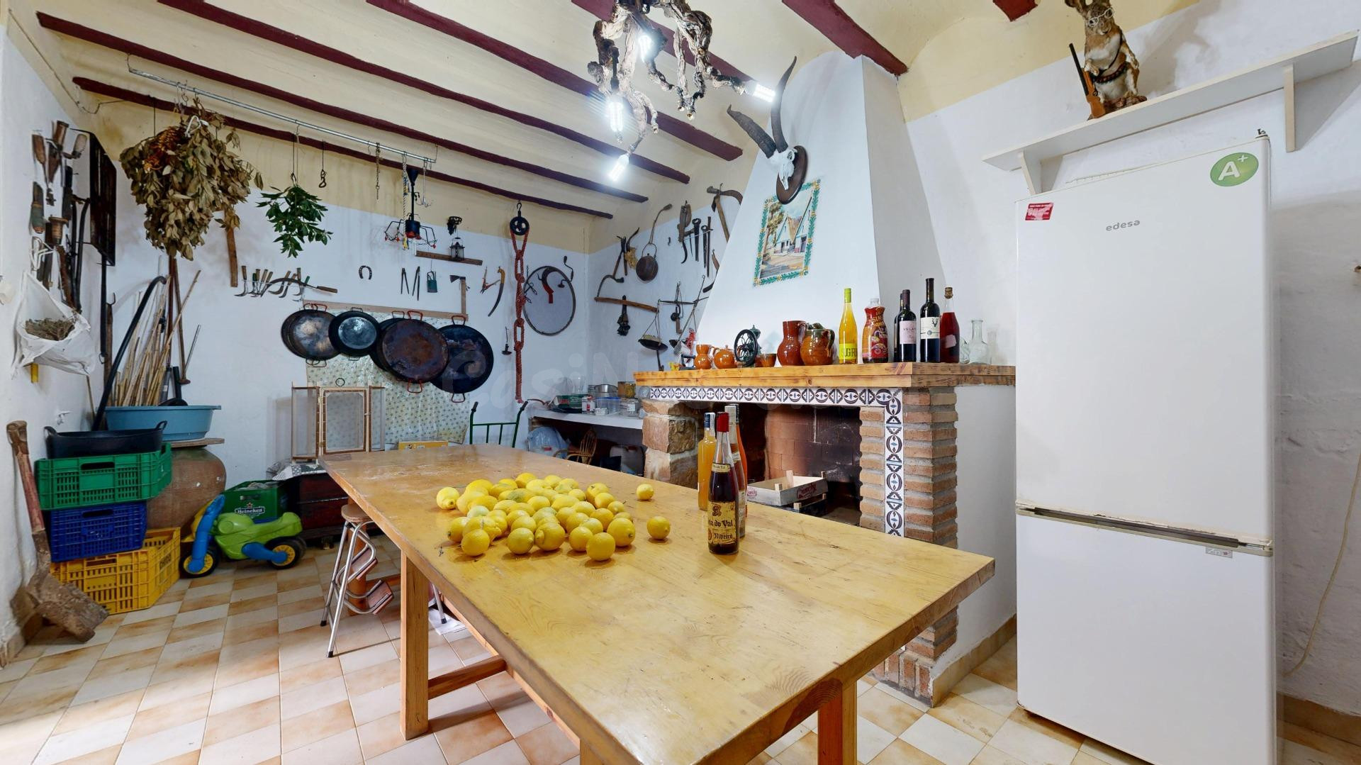 PRECIOSA Y ESPECTACULAR  CASA EN CHIVA  . OJO INVERSORES!!! - foto 5