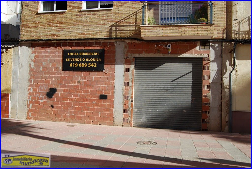Amplio bajo comercial en Santomera, ideal para emprendedores