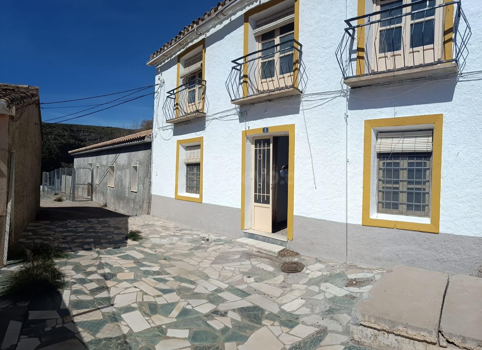 Casa en serón los zoilos Almería de siete habitaciones dos baños