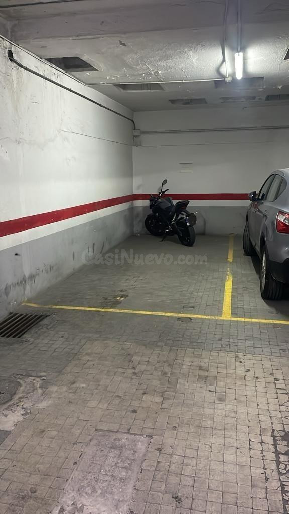 PLAZA DE PARKING GRANDE PARA COCHE Y MOTO