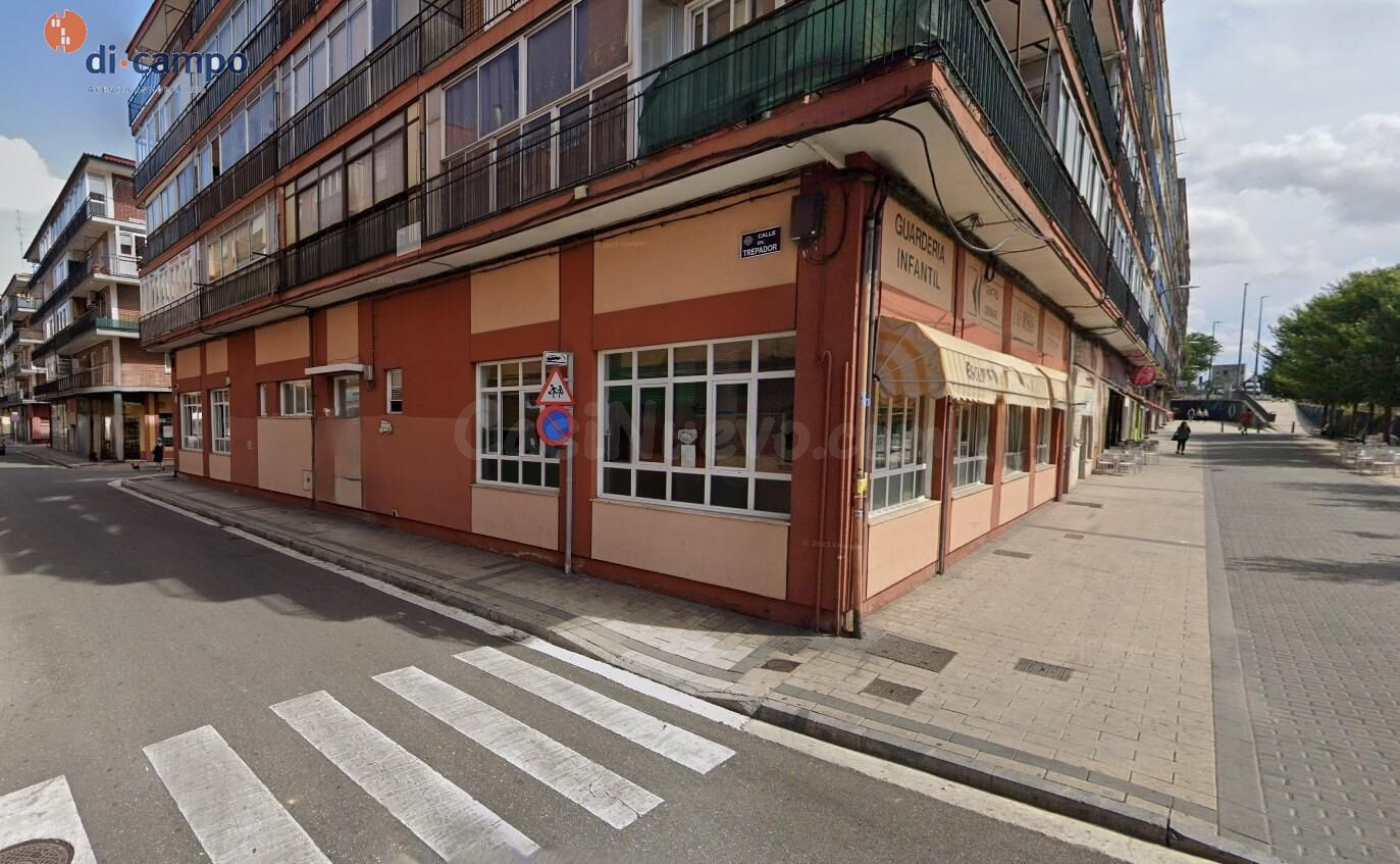 AMPLIO LOCAL EN VENTA, PASEO SAN ISIDRO, VALLADOLID. FACHADA A TRES CALLES.