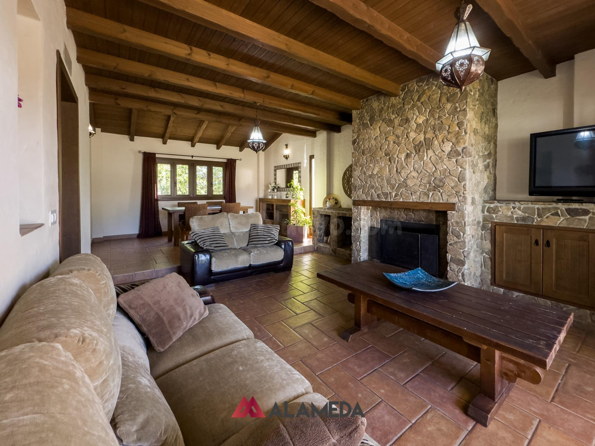 CHALET URBANO EN PEDANÍA DE VEJER (NAVEROS)