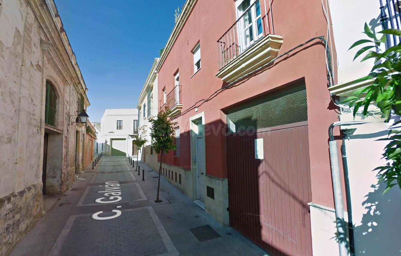 Oportunidad en pleno centro: solar con proyecto o rehabilitación