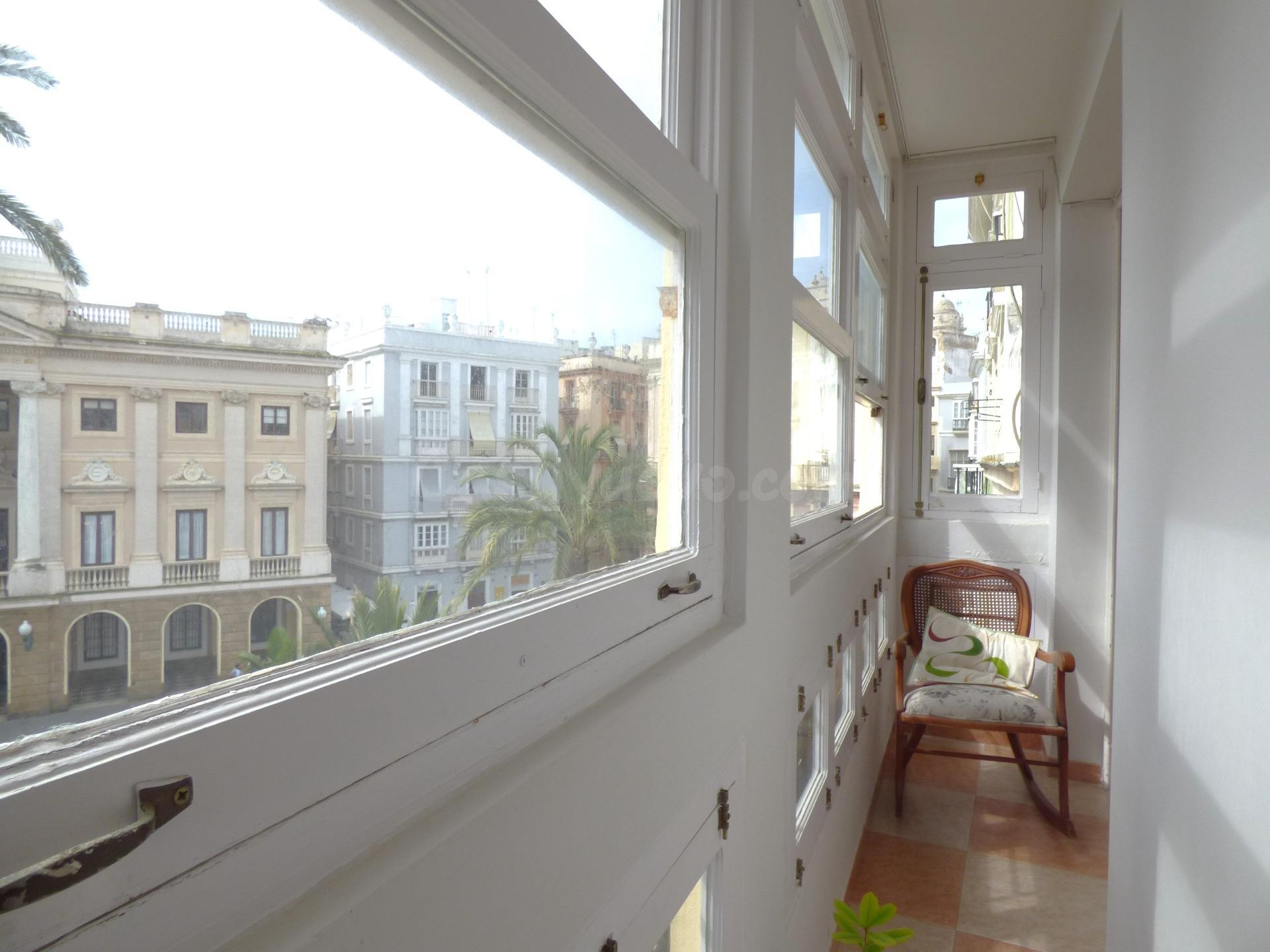 ¡ Vive en el corazón de la ciudad con vistas panorámicas! - foto 4