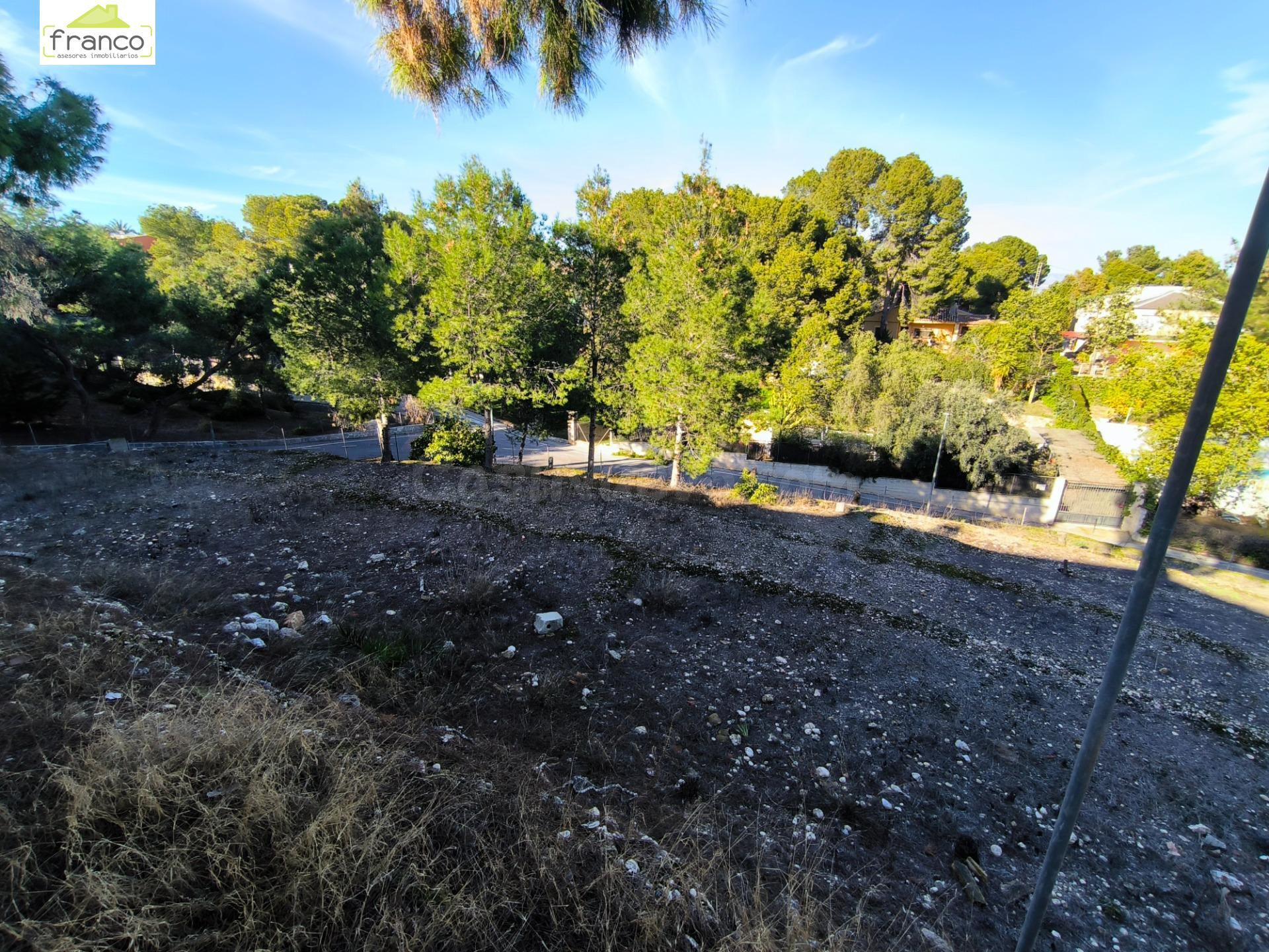 VENDEMOS SOLAR DE 1200 METROS EN EL COTO
