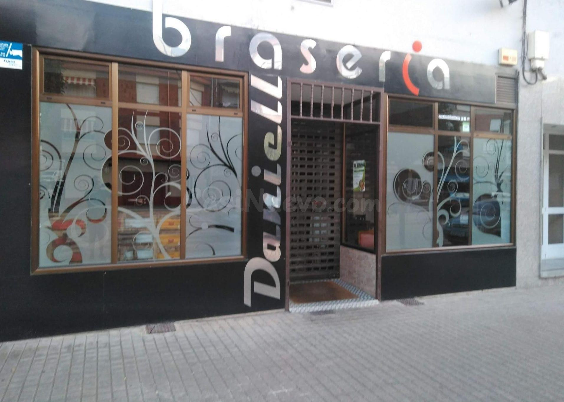ALQUILER: Local comercial zona Carretera de Molina.