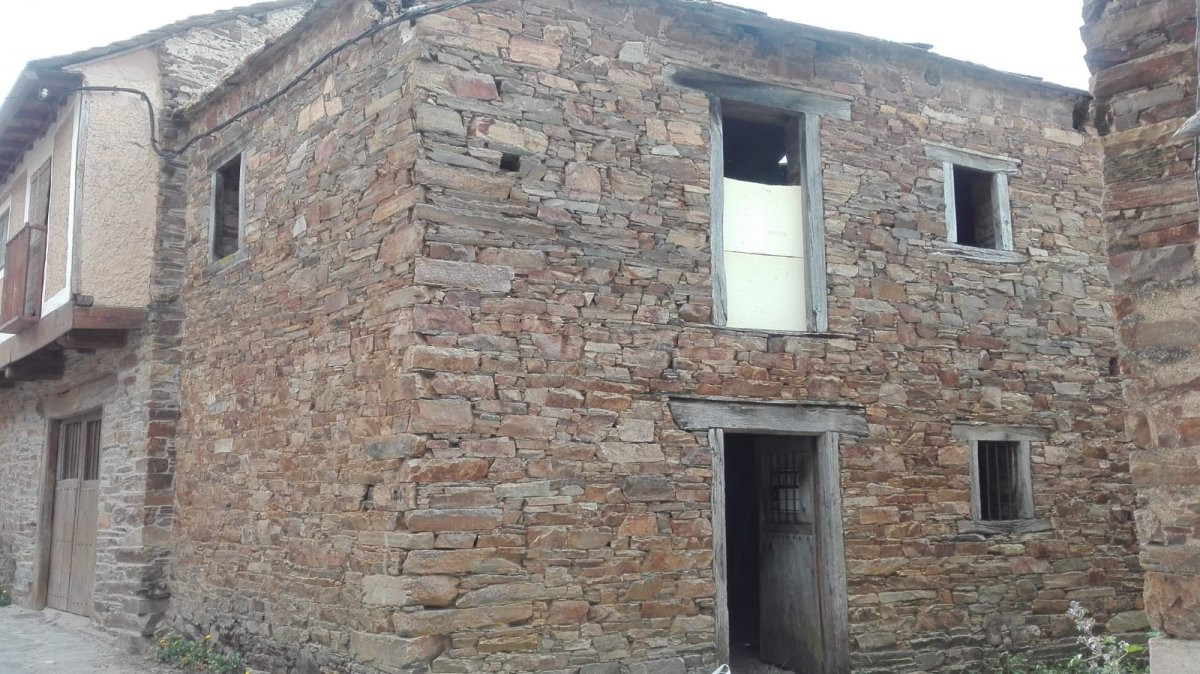 CASA DE PIEDRA PARA REHABILITAR