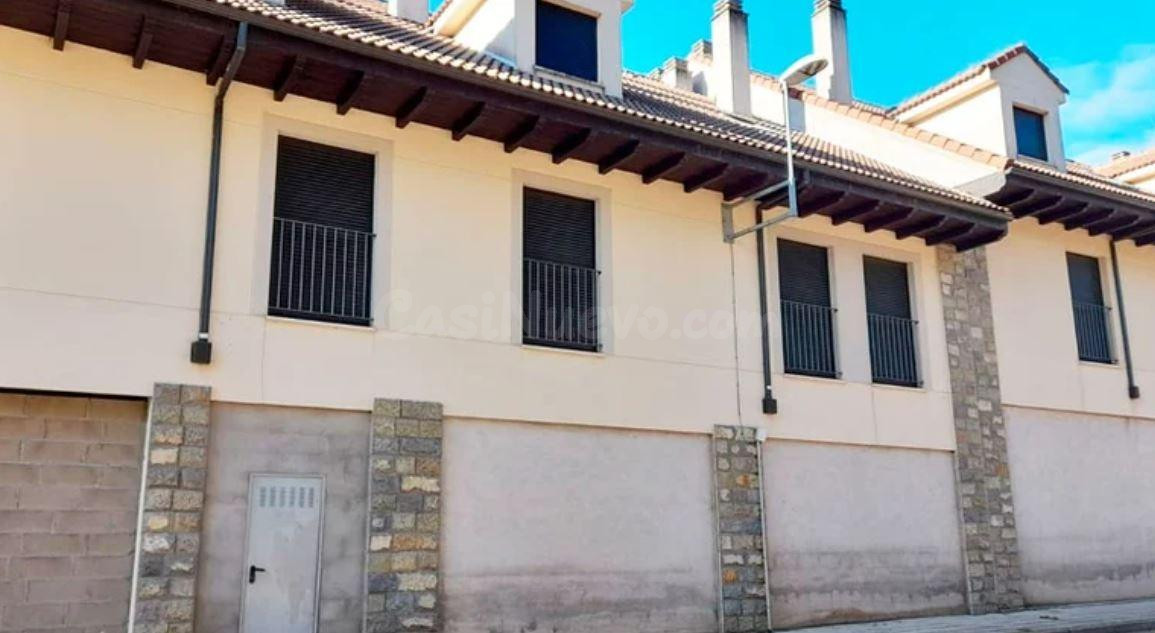 LOCALES COMERCIALES EN PUEBLA DE LILLO DESDE 58.000 EUROS - foto 2