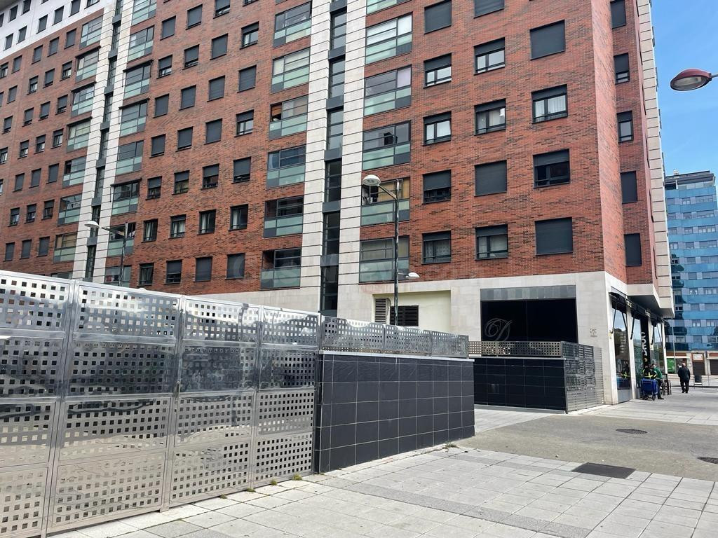 SE VENDE PLAZA DE GARAJE EN LA ROSALEDA