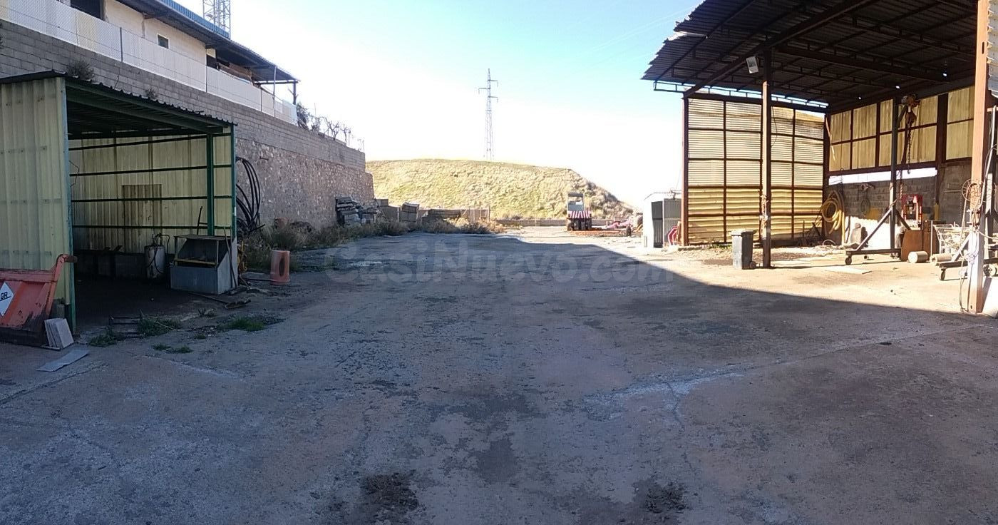 SOLAR INDUSTRIAL EN LAS CANTERAS, BARRIO DE MONACHIL