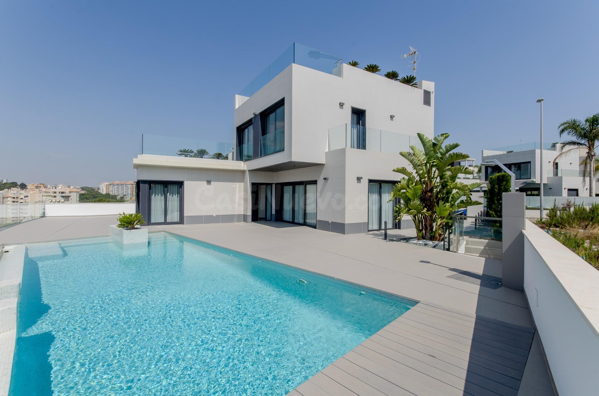 VILLA CON PISCINA PRIVADA