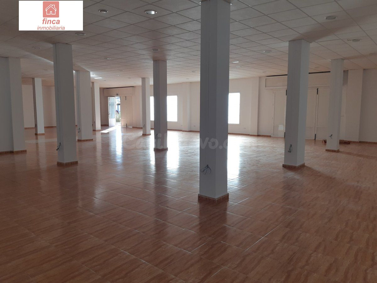 MONTIJO, ALQUILER LOCAL COMERCIAL EN ZONA DE PASO AMPLIO, DI - foto 5