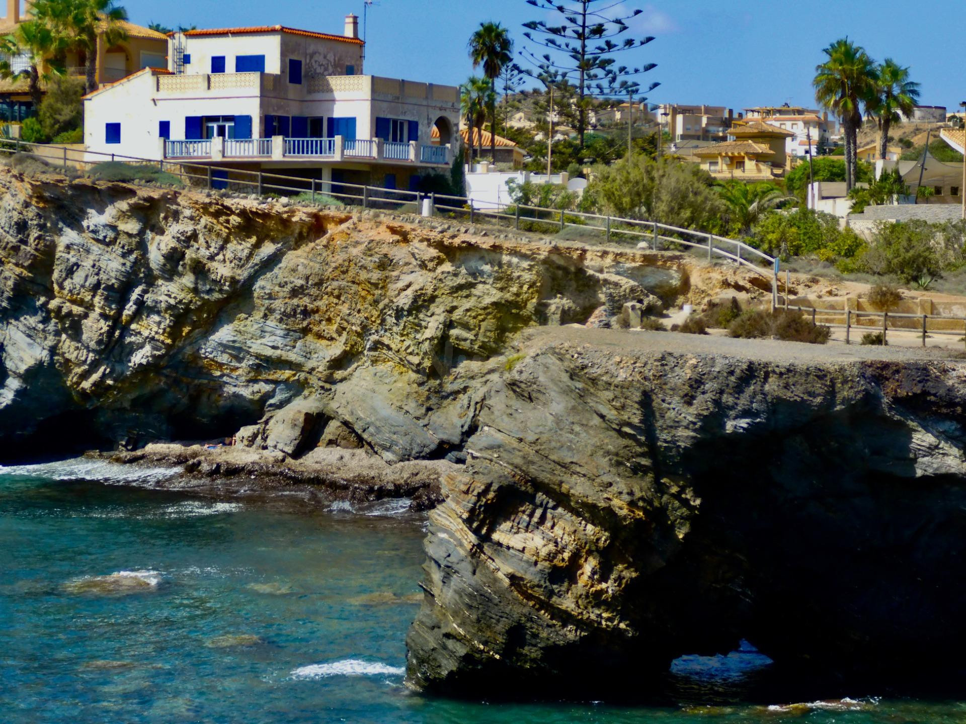 CHALET INDEPENDIENTE CON VISTAS AL MAR MEDITERRANEO