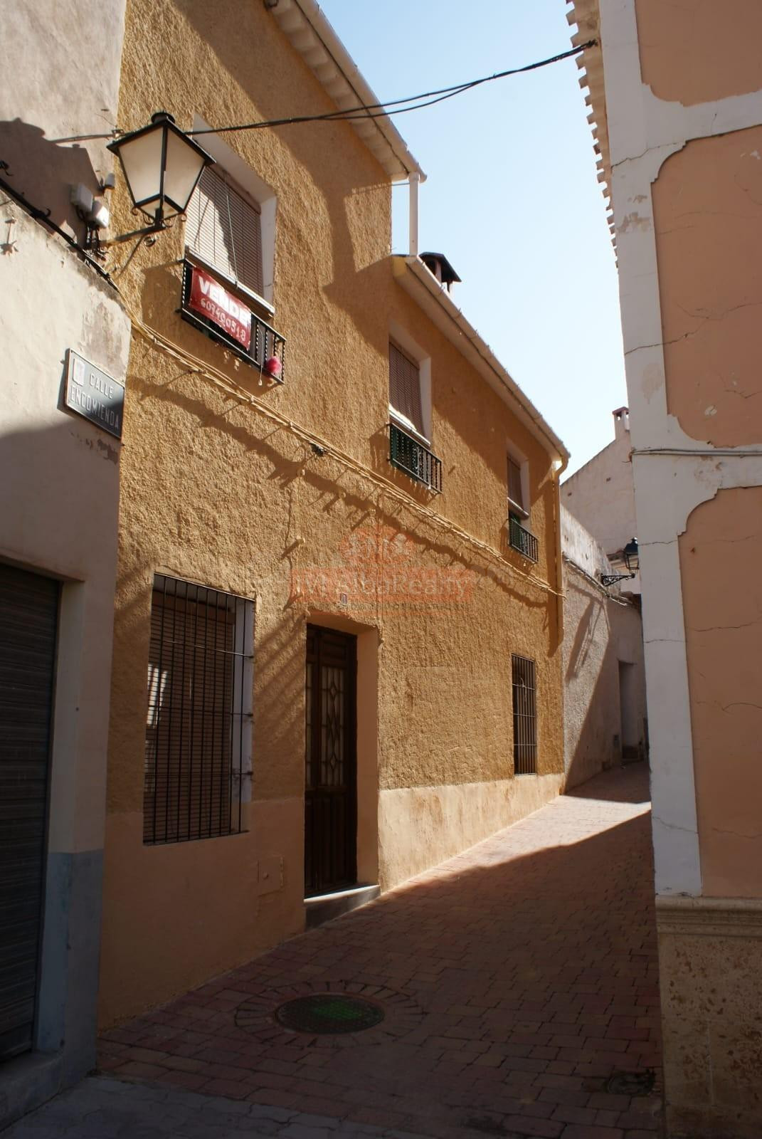 Se vende casa en Lietor