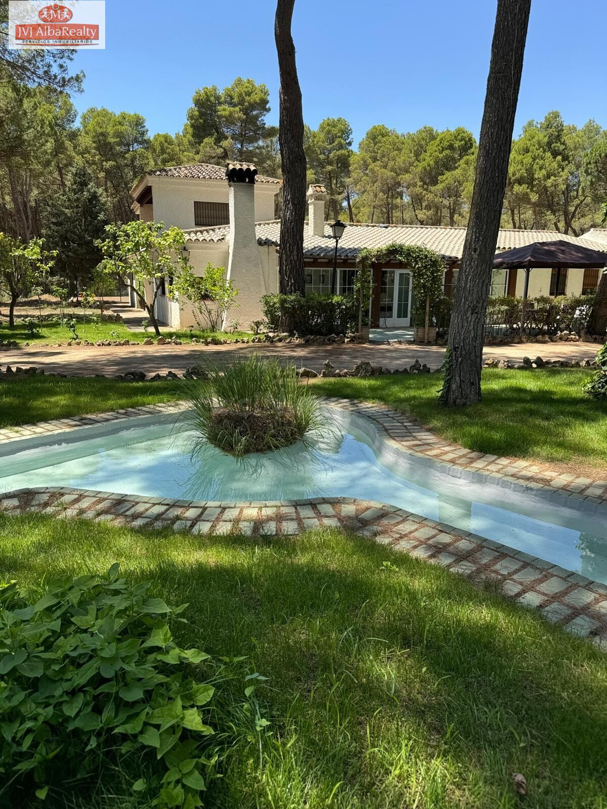 ESPECTACULAR CHALET EN PINARES DEL JUCAR