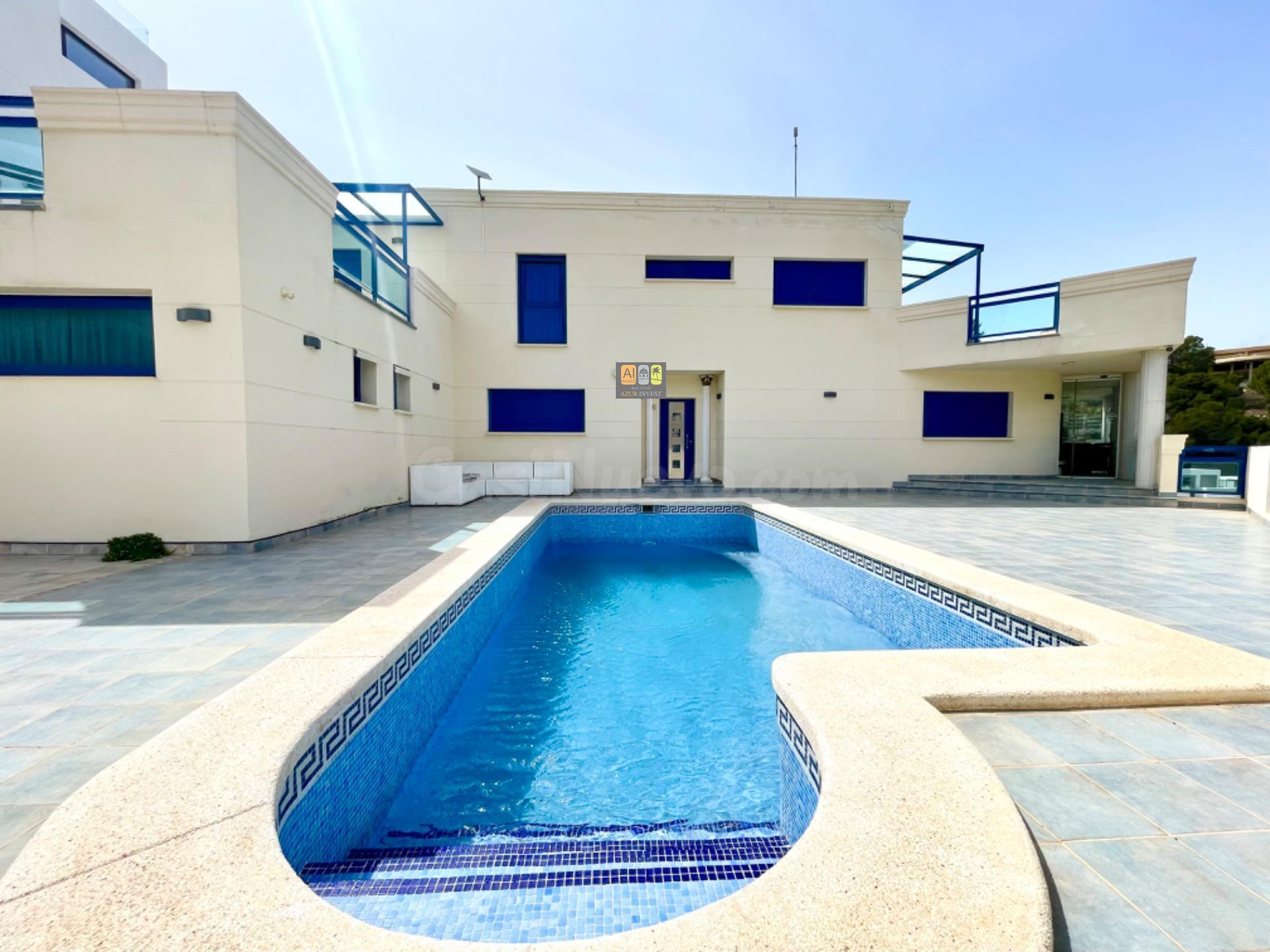VILLA INDEPENDIENTE CON VISTAS A LA MONTAÑA EN ALTEA HILLS