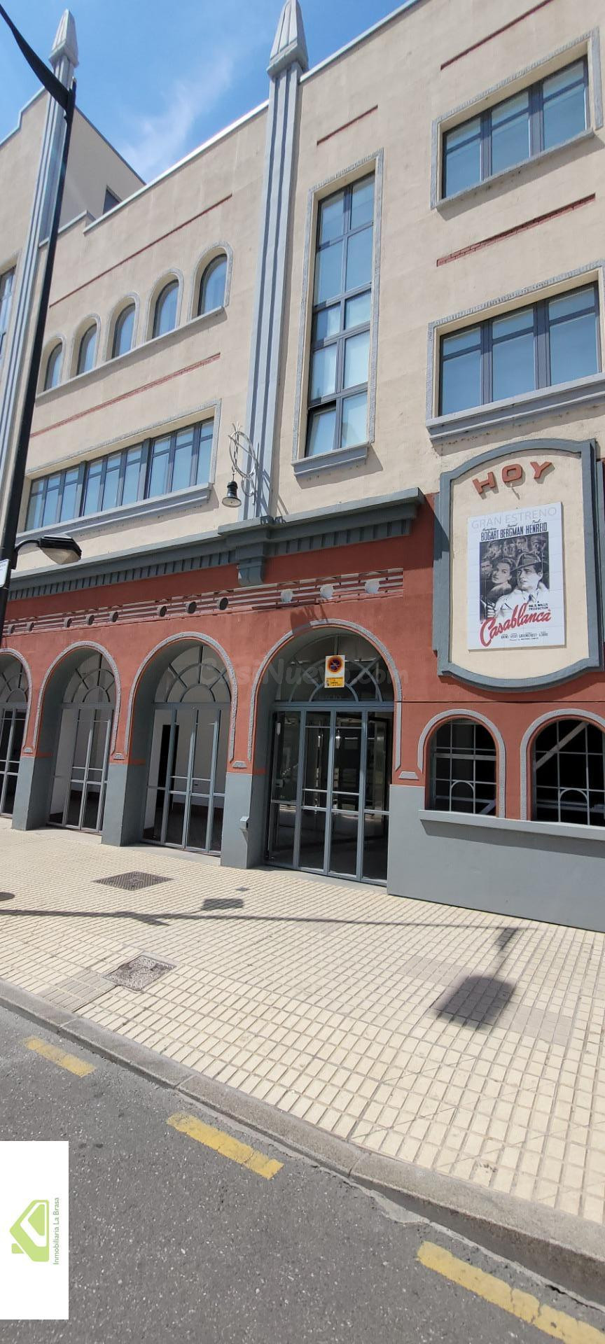 VENTA  O ALQUILER LOCAL COMERCIAL CINE BARRUECO