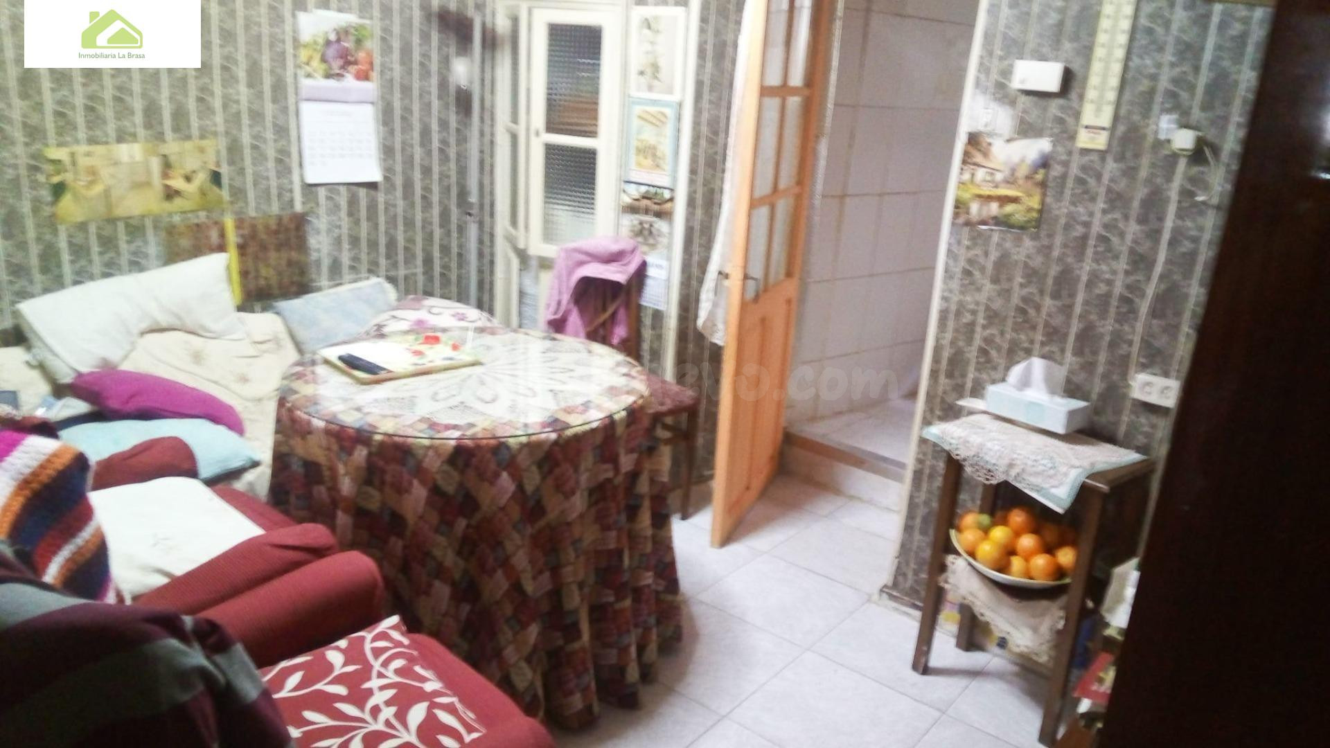 VENTA CASA,PARA REFORMAR,EN PLAZA DE LA LEÑA,8 habitaciones, - foto 2